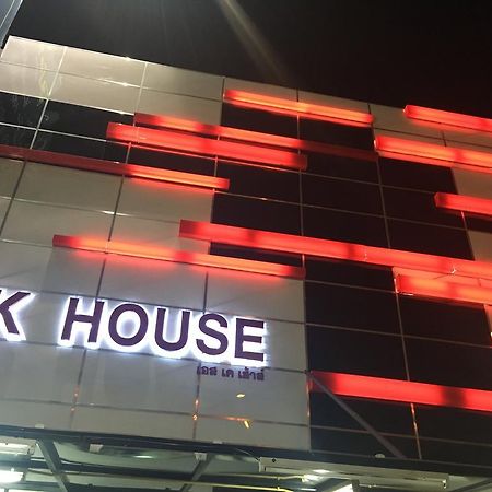 Hotel S.K.Airport Chiang Mai Extérieur photo